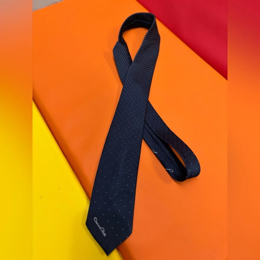 Oscar de la Renta Blue Fine Polka‎ Dot Tie